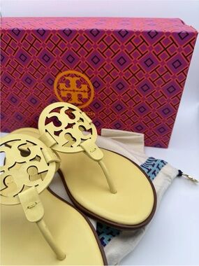 Tory Burch Pale Yellow Miller Logo Thong Sandals
